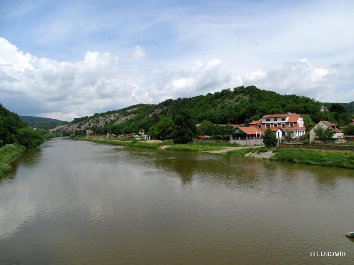 Hotel U Berounky Srbsko Bagian luar foto